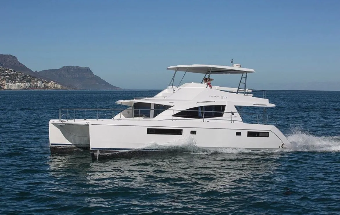 Моторный катамаран Leopard 51ft