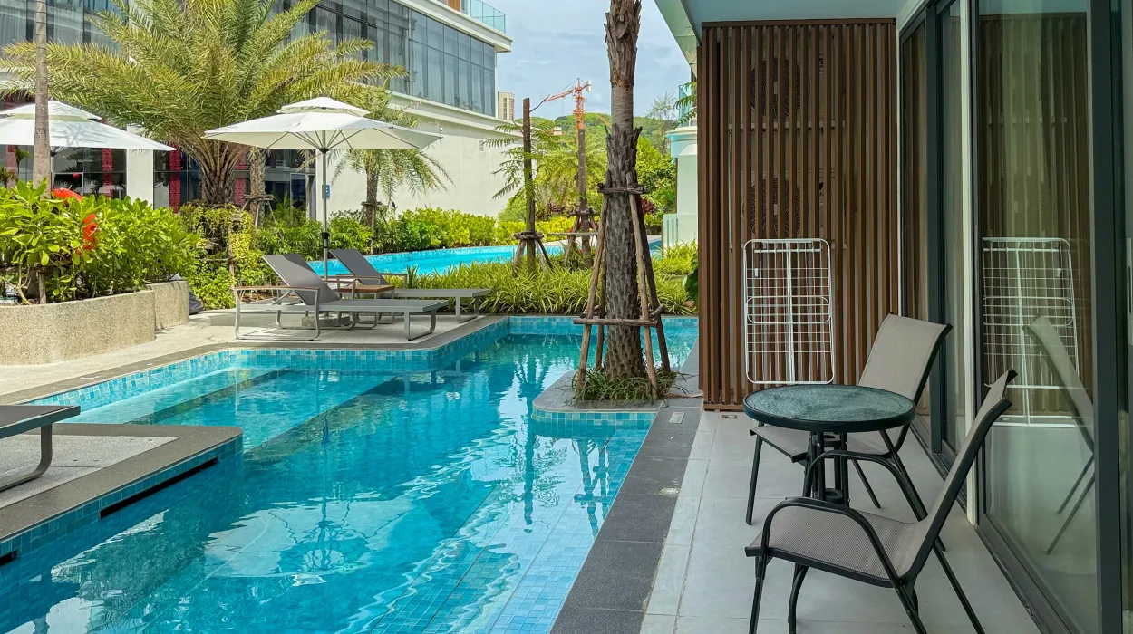 Двухспальный люкс в Kora Beach Resort