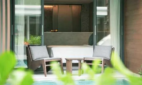 Номер с частным выходом к бассейну в Kora Beach Resort
