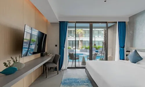 Номер с частным выходом к бассейну в Kora Beach Resort