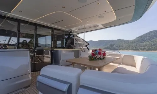 Моторная яхта Princess S72ft — 10