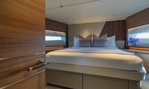 Моторная яхта Princess S72ft — 18