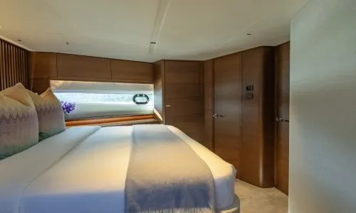Моторная яхта Princess S72ft — 24