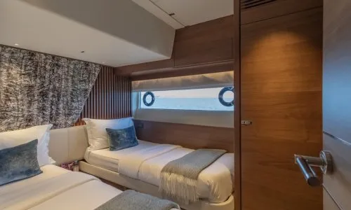 Моторная яхта Princess S72ft — 20