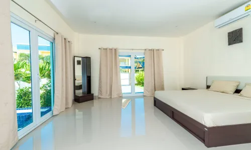 Вилла с 3 спальнями и с видом на бассейн в проекте Платинум Резиденс, район Равай