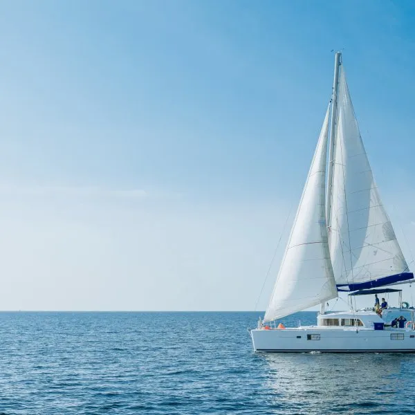 Парусный катамаран Lagoon 440 Blue Wings