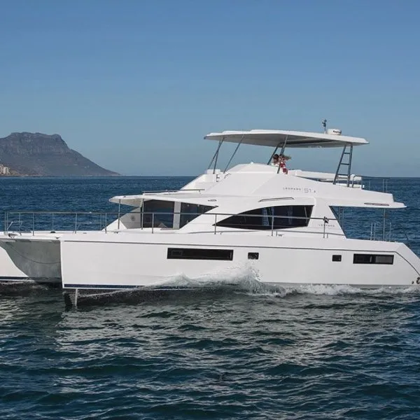 Моторный катамаран Leopard 51ft